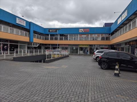 Loja para locacao no Novo Mundo em Curitiba com 33,60m² por R$ 1.100,00