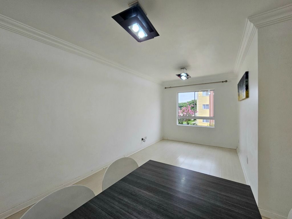 Apartamento para locacao no Fazendinha em Curitiba com 76m² por R$ 1.600,00
