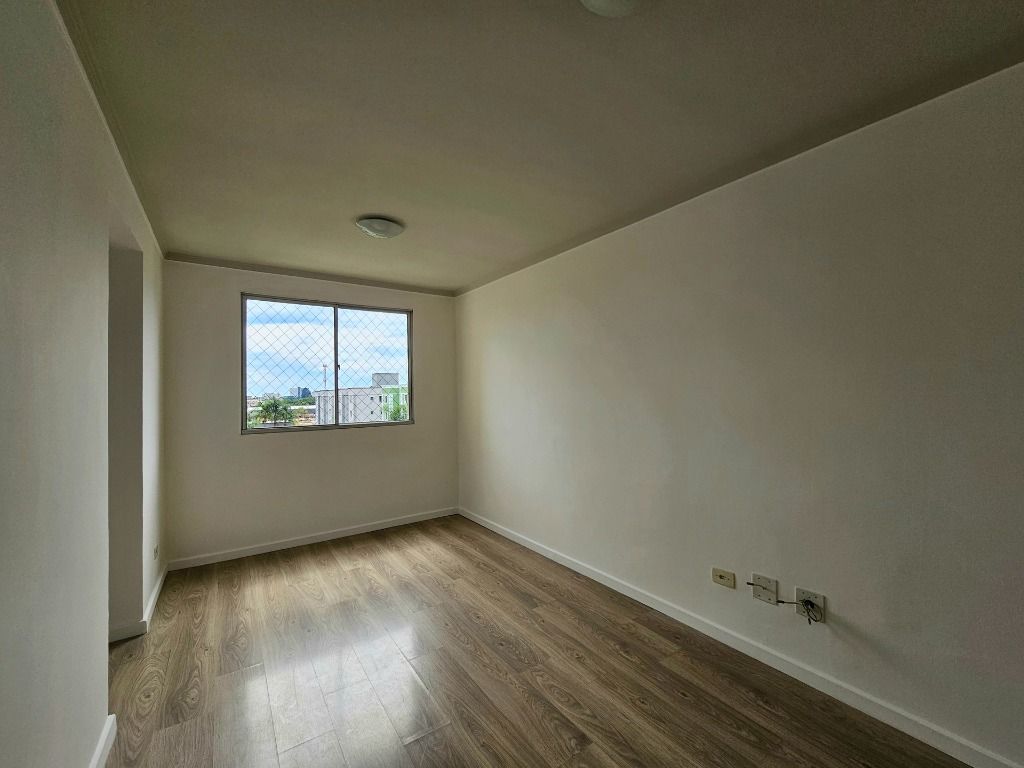 Apartamento para locacao no Pinheirinho em Curitiba com 85,00m² por R$ 1.700,00