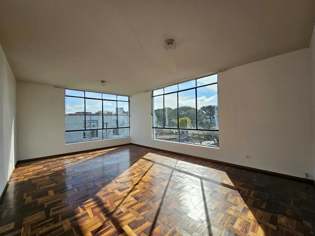 Apartamento para locacao no Rebouças em Curitiba com 152,00m² por R$ 2.700,00