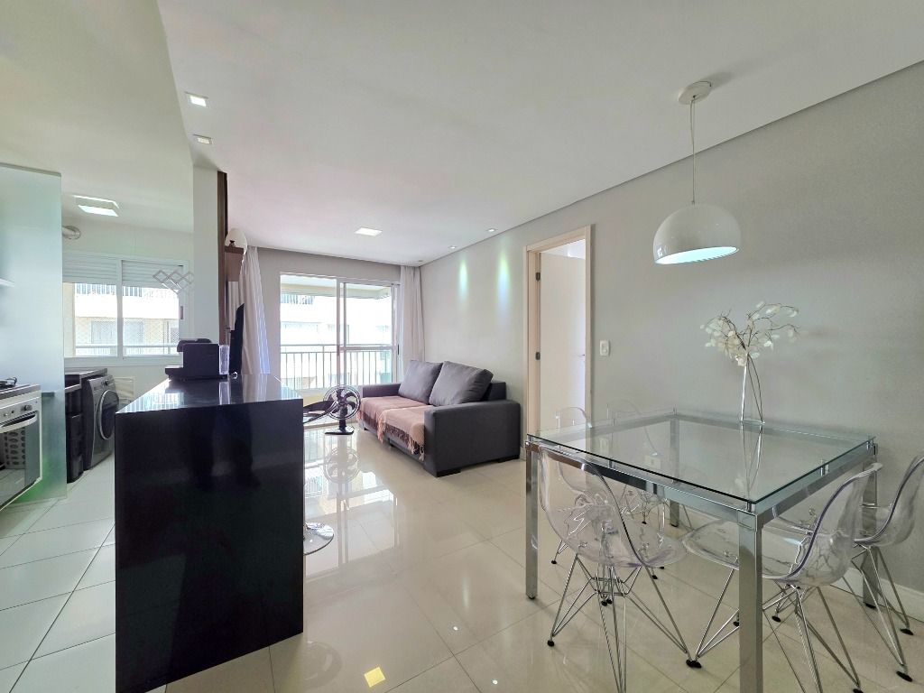 Apartamento para locacao no Novo Mundo em Curitiba com 136,00m² por R$ 4.000,00
