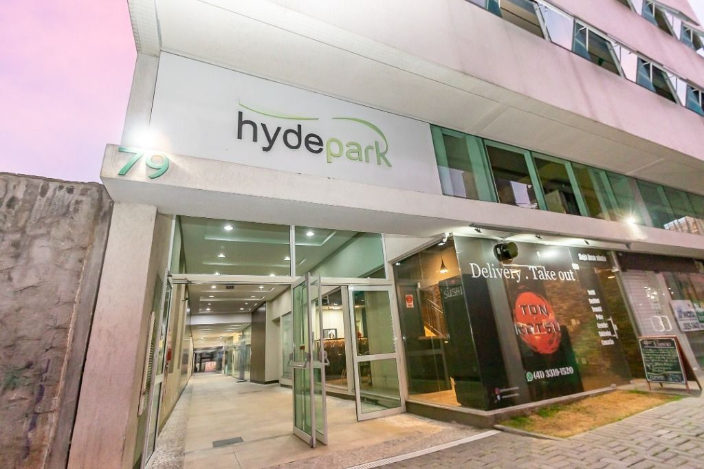 Loja para locacao no Centro em Curitiba com 142,00m² por R$ 4.200,00