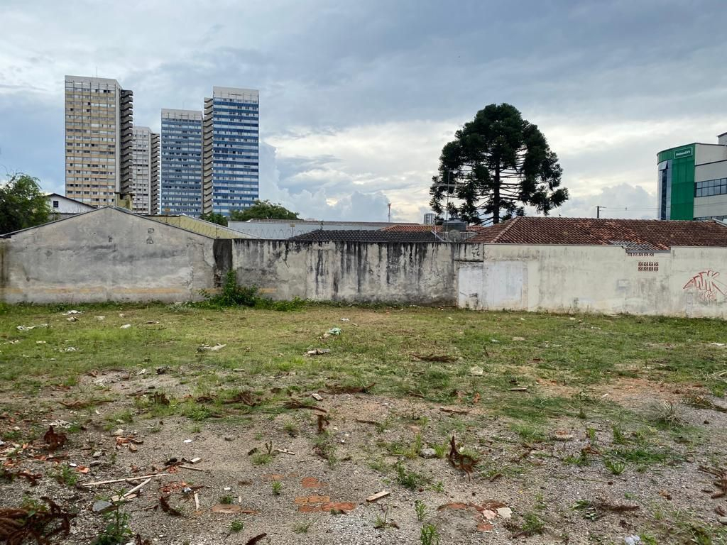Terreno para venda no Cristo Rei em Curitiba com 363m² por R$ 726.000,00