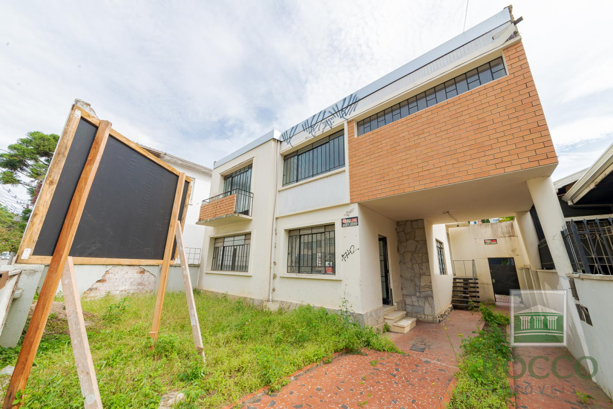 Casa Comercial para locacao no Centro em Curitiba com 385,00m² por R$ 8.000,00