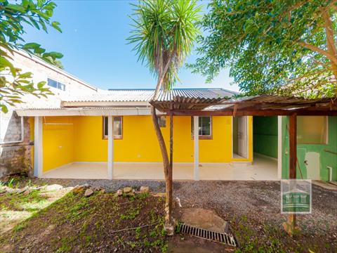 Casa Residencial para locacao no Santa Cândida em Curitiba com 60,00m² por R$ 1.200,00