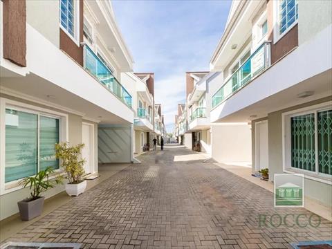 Sobrado para venda no Xaxim em Curitiba com 141m² por R$ 1.350.000,00