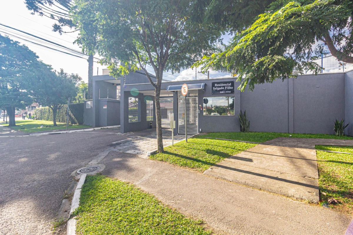 Sobrado para locacao no Uberaba em Curitiba com 0,00m² por R$ 3.000,00