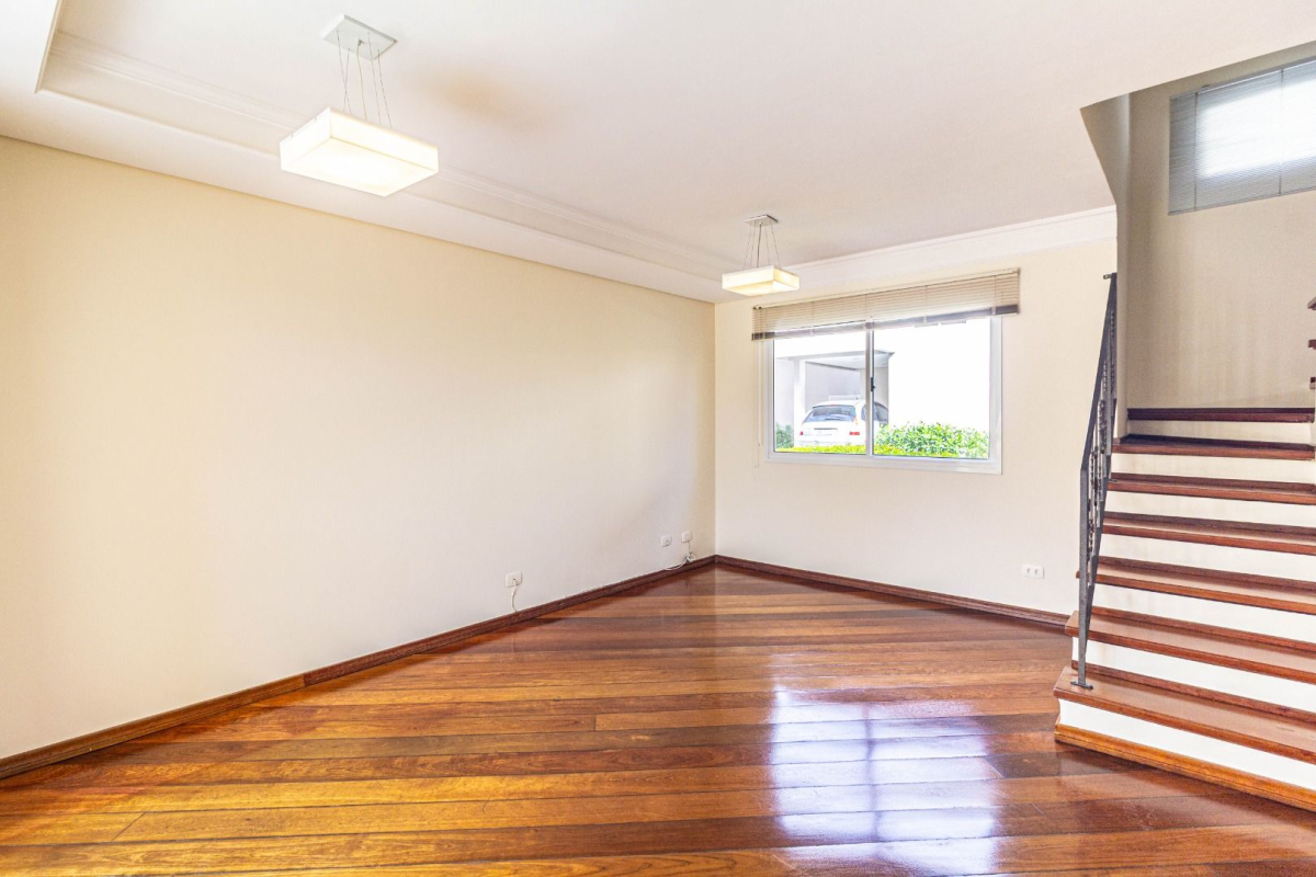 Sobrado para locacao no Bom Retiro em Curitiba com 0,00m² por R$ 5.300,00