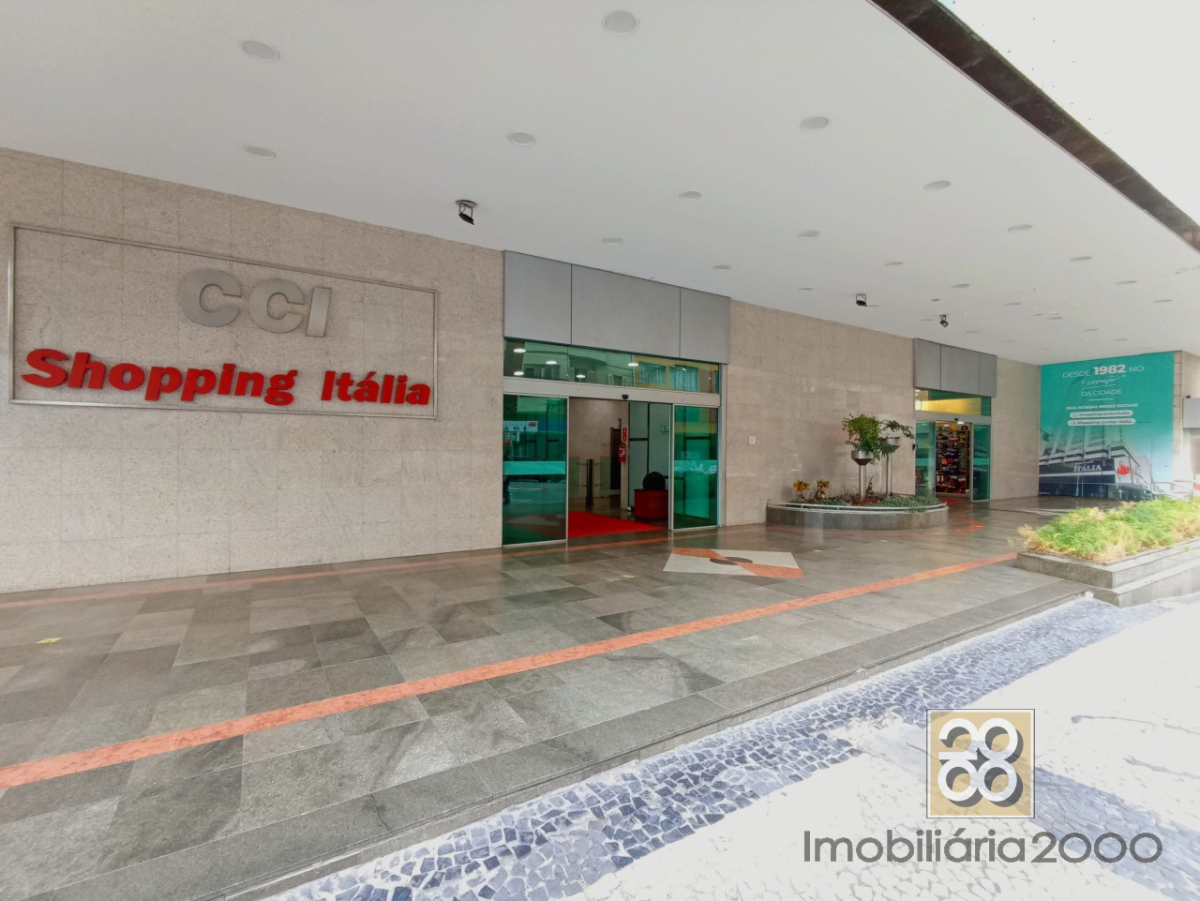 Loja para locacao no Centro em Curitiba com 228,00m² por R$ 6.000,00