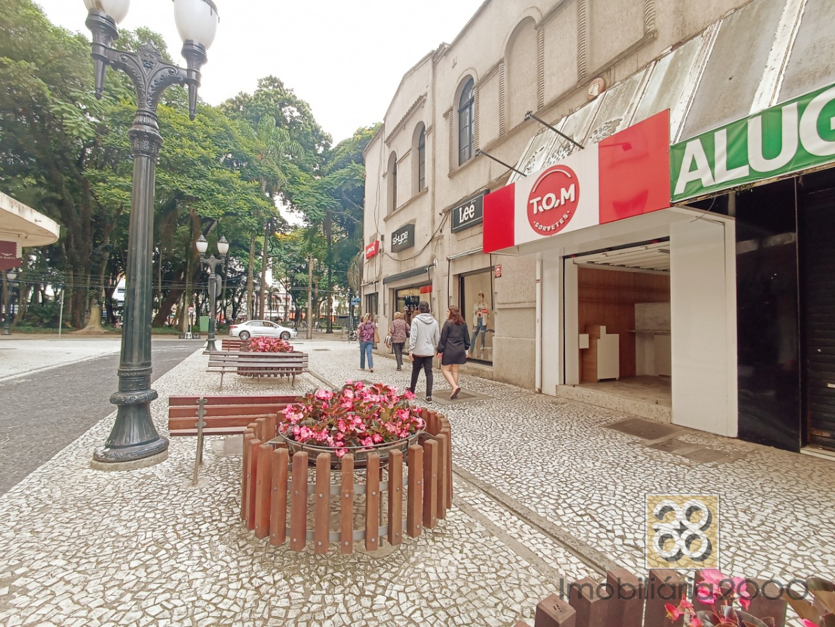 Loja para locacao no Centro em Curitiba com 22,00m² por R$ 3.950,00