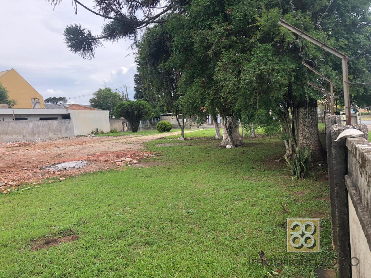 Terreno para locacao no Xaxim em Curitiba com 1.112,00m² por R$ 4.000,00
