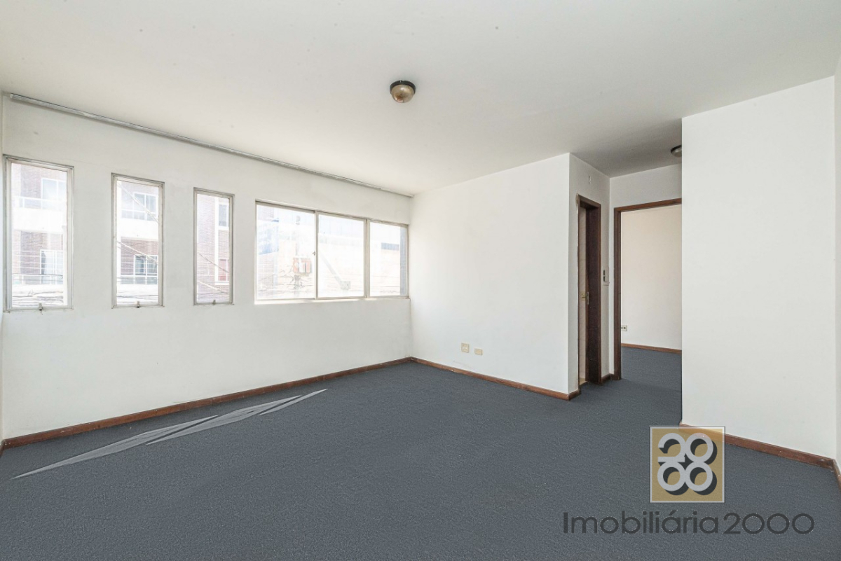 Imovel Comercial para locacao no Centro em Curitiba com 54,00m² por R$ 700,00