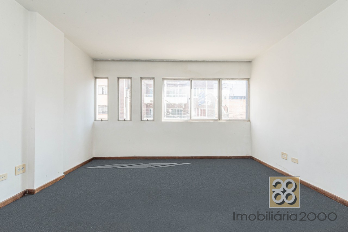 Imovel Comercial para locacao no Centro em Curitiba com 54,00m² por R$ 700,00