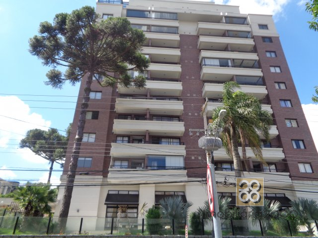 Apartamento para locacao no Centro em Curitiba com 106,00m² por R$ 3.480,00