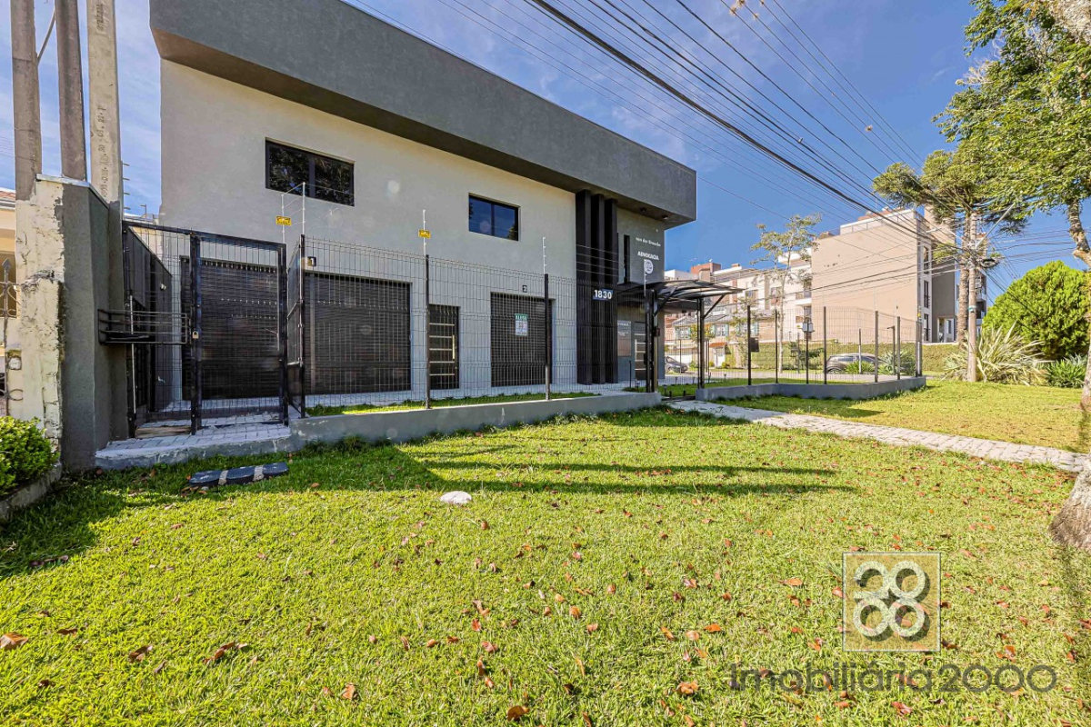 Loja para locacao no Cristo Rei em Curitiba com 46m² por R$ 2.300,00