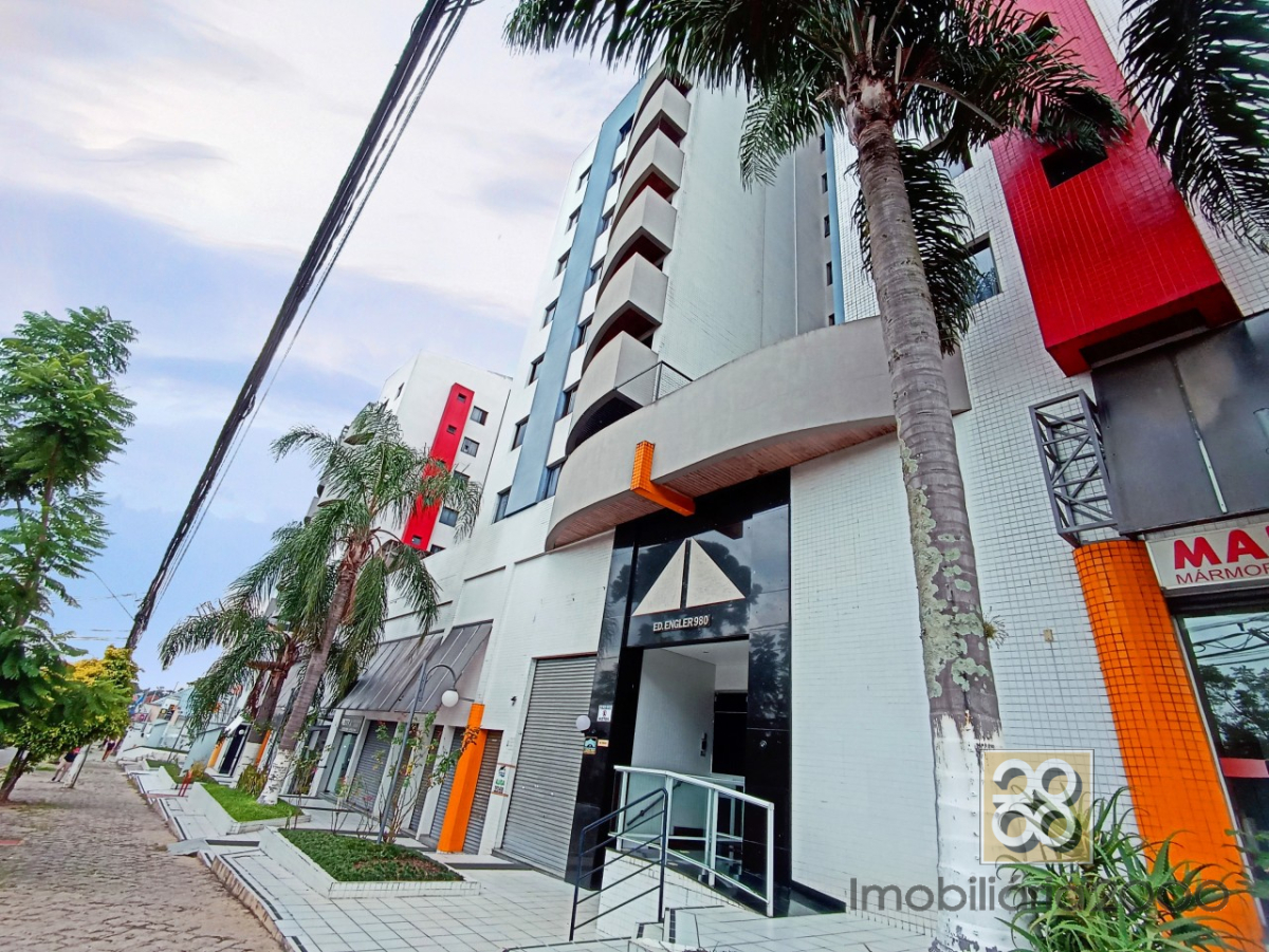 Apartamento para locacao no Centro em Curitiba com 128,00m² por R$ 2.100,00