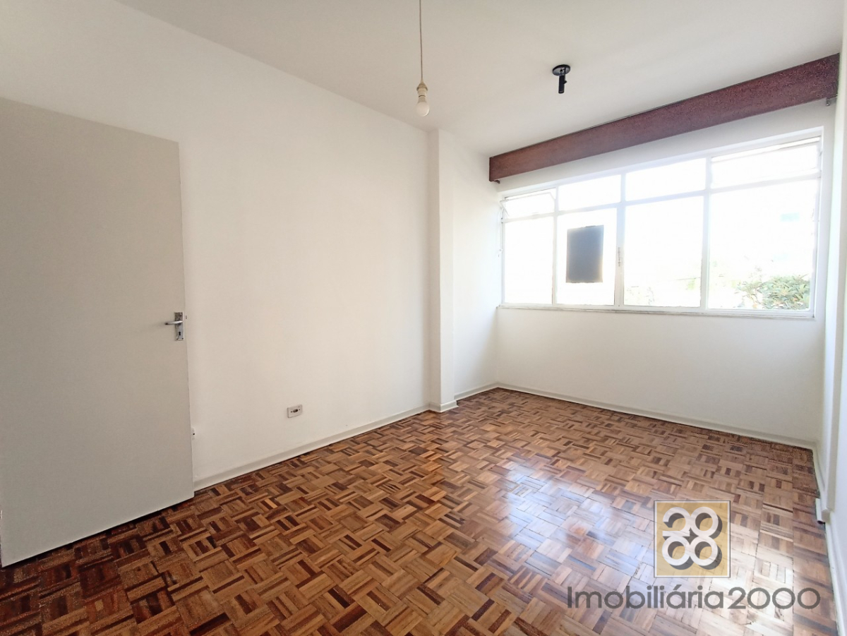 Apartamento para locacao no Centro em Curitiba com 105,00m² por R$ 1.800,00