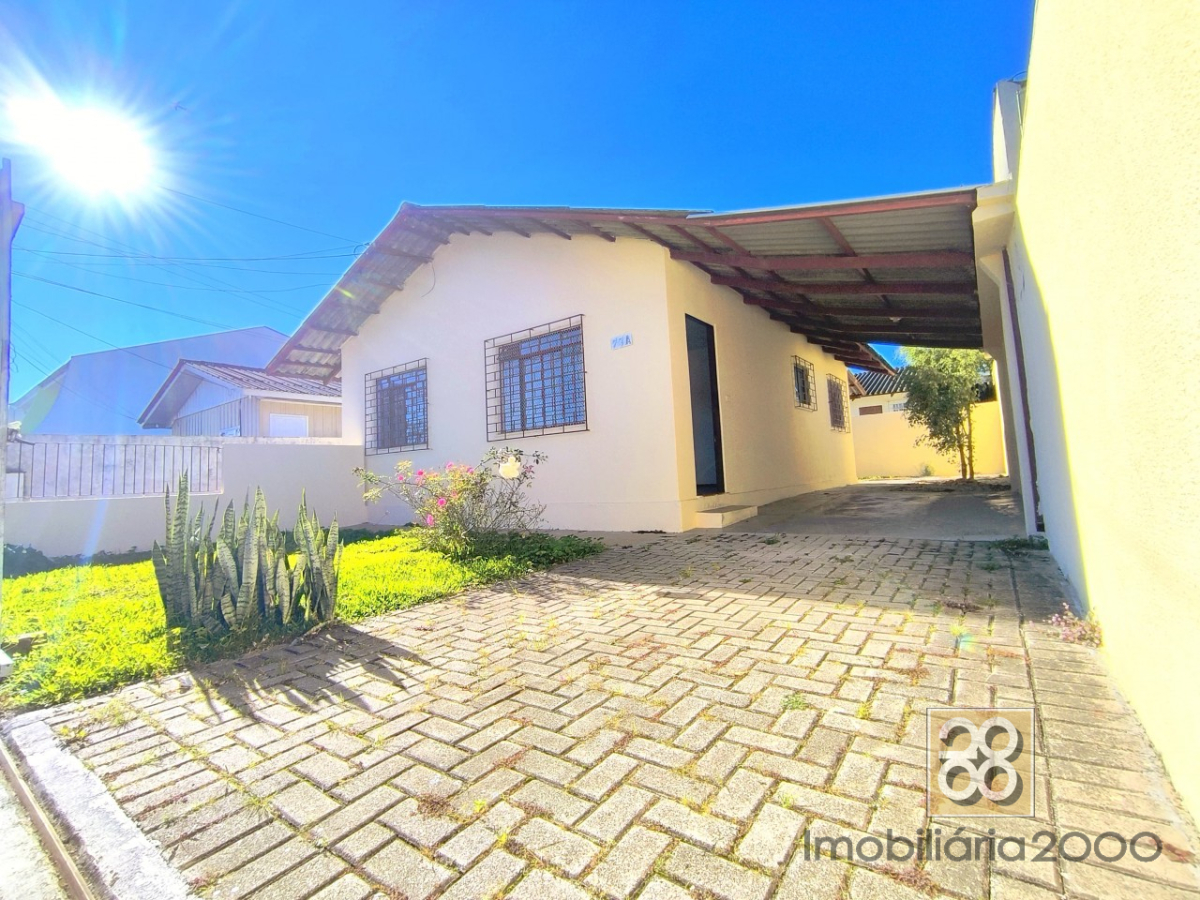 Casa Residencial para locacao no Fanny em Curitiba com 80m² por R$ 2.000,00