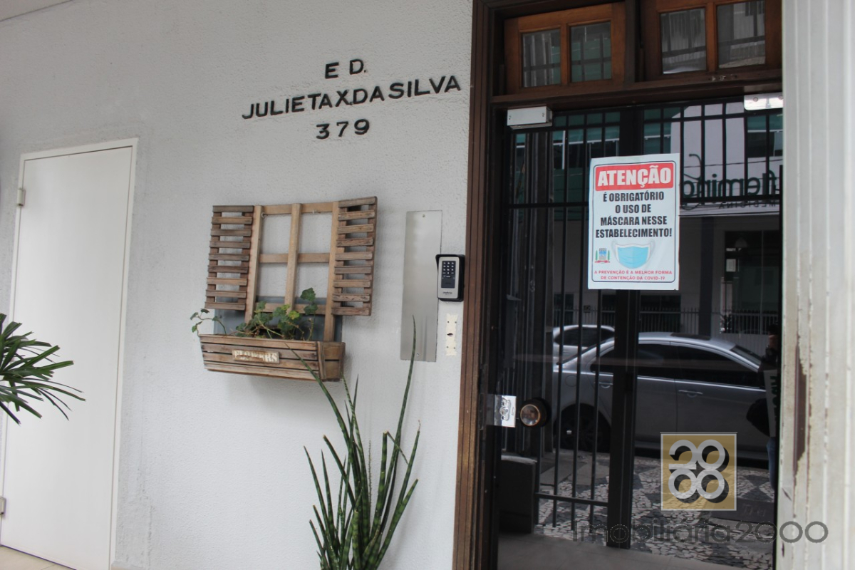 Apartamento para locacao no Centro em Curitiba com 41,00m² por R$ 1.380,00