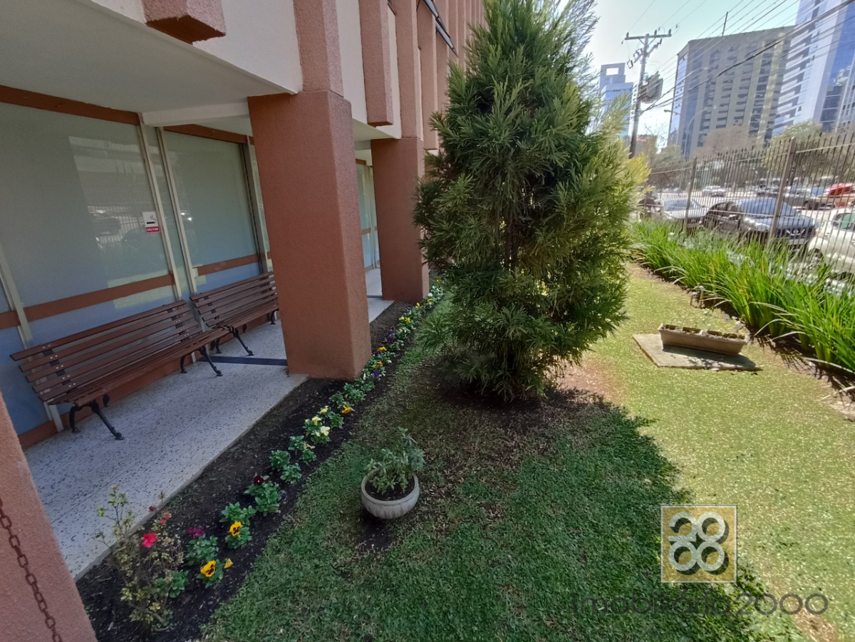 Apartamento para locacao no Centro Cívico em Curitiba com 54,00m² por R$ 1.380,00