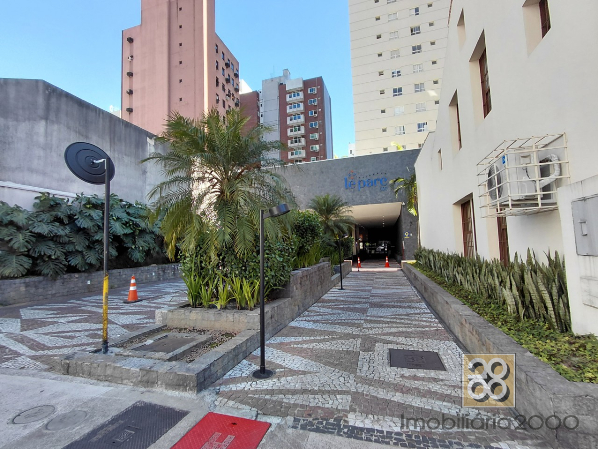 Apartamento para locacao no Centro em Curitiba com 60m² por R$ 2.480,00