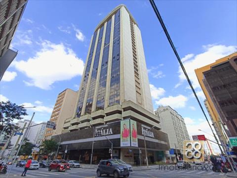 Loja para locacao no Centro em Curitiba com 228,00m² por R$ 6.000,00