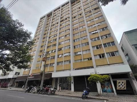 Apartamento para locacao no Centro em Curitiba com 40m² por R$ 1.750,00