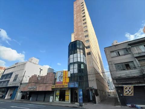 Apartamento para locacao no Centro em Curitiba com 31m² por R$ 1.500,00