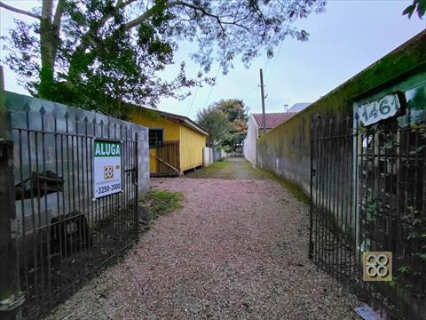 Casa Residencial para locacao no Boqueirão em Curitiba com 40m² por R$ 1.500,00