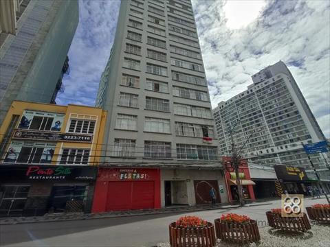 Apartamento para locacao no Centro em Curitiba com 41m² por R$ 1.780,00
