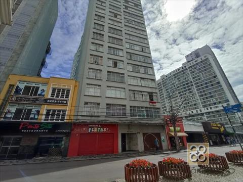 Apartamento para locacao no Centro em Curitiba com 41m² por R$ 1.780,00