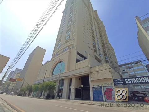 Apartamento para locacao no Centro em Curitiba com 33m² por R$ 2.300,00