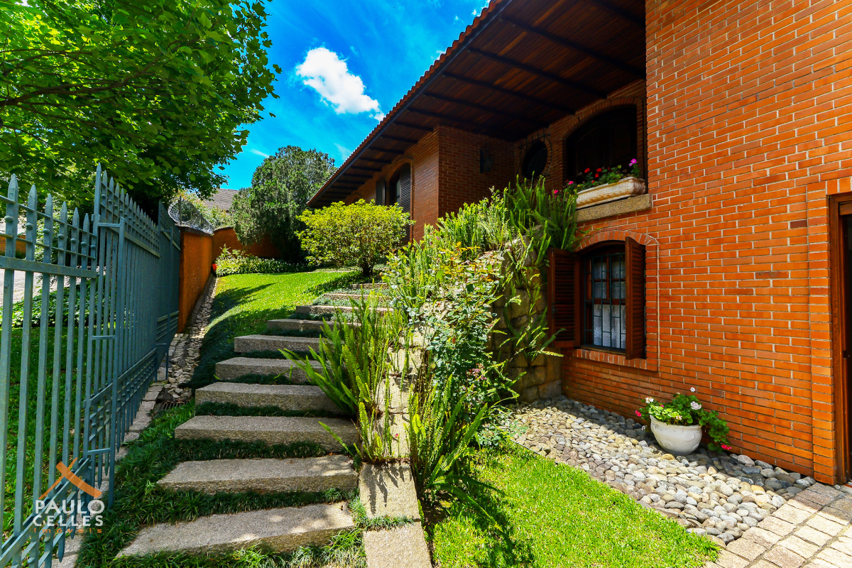 Casa Residencial para venda no Cascatinha em Curitiba com 413,54m² por R$ 3.600.000,00