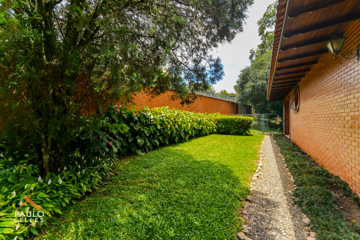 Casa Residencial para venda no Cascatinha em Curitiba com 413,54m² por R$ 3.600.000,00