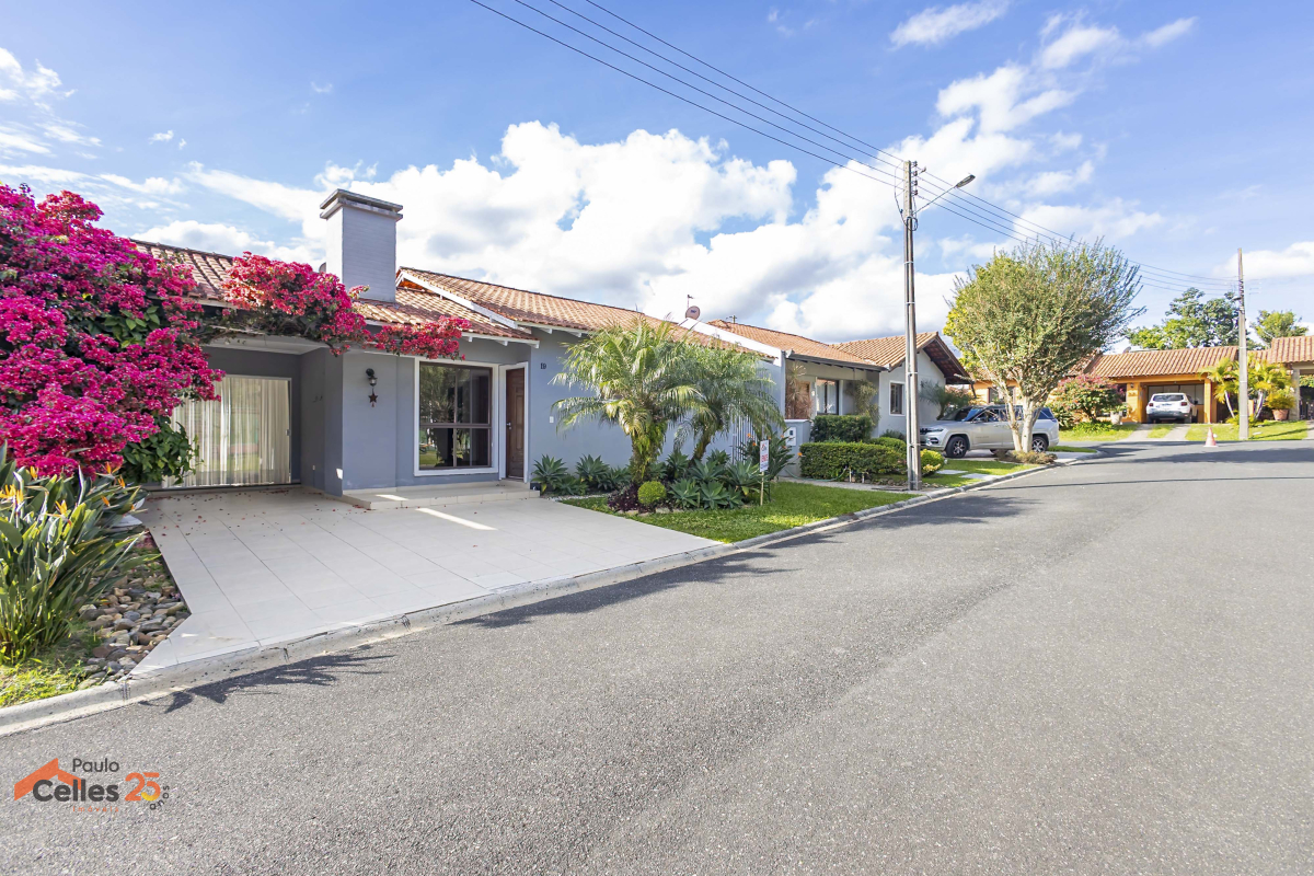 Casa Residencial para locacao no Santa Felicidade em Curitiba com 183,81m² por R$ 5.200,00