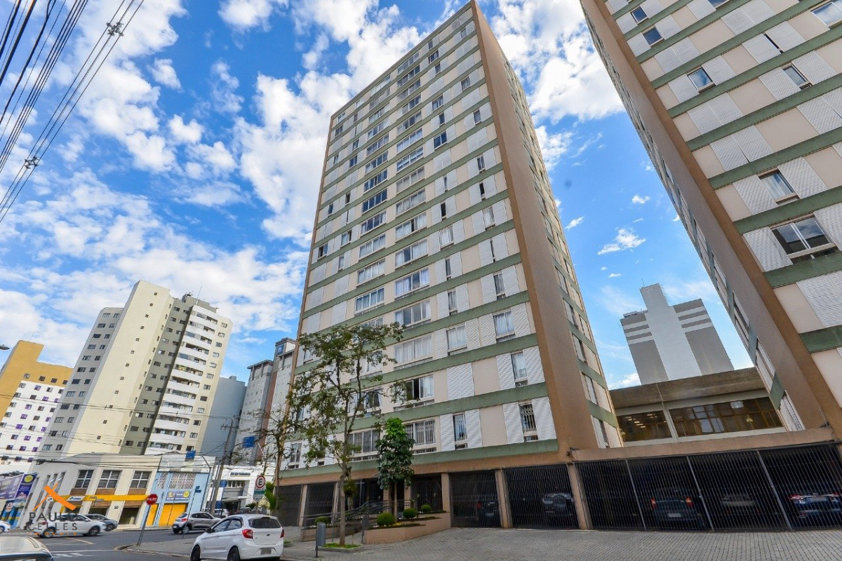 Apartamento para locacao no Centro em Curitiba com 0,00m² por R$ 2.300,00