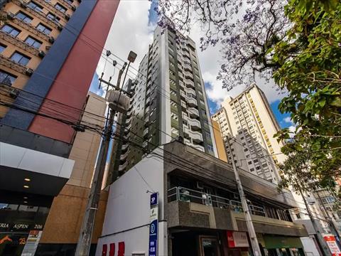 Apartamento para locacao no Centro em Curitiba com 40m² por R$ 1.800,00