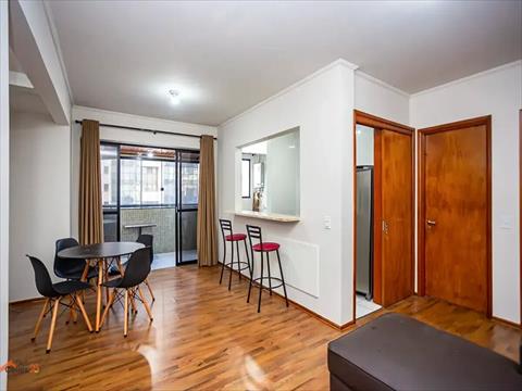 Apartamento para locacao no Centro em Curitiba com 49m² por R$ 2.550,00