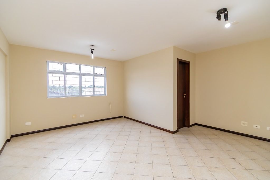 Imóveis Comerciais para locacao no Cidade Industrial em Curitiba com 22m² por R$ 600,00