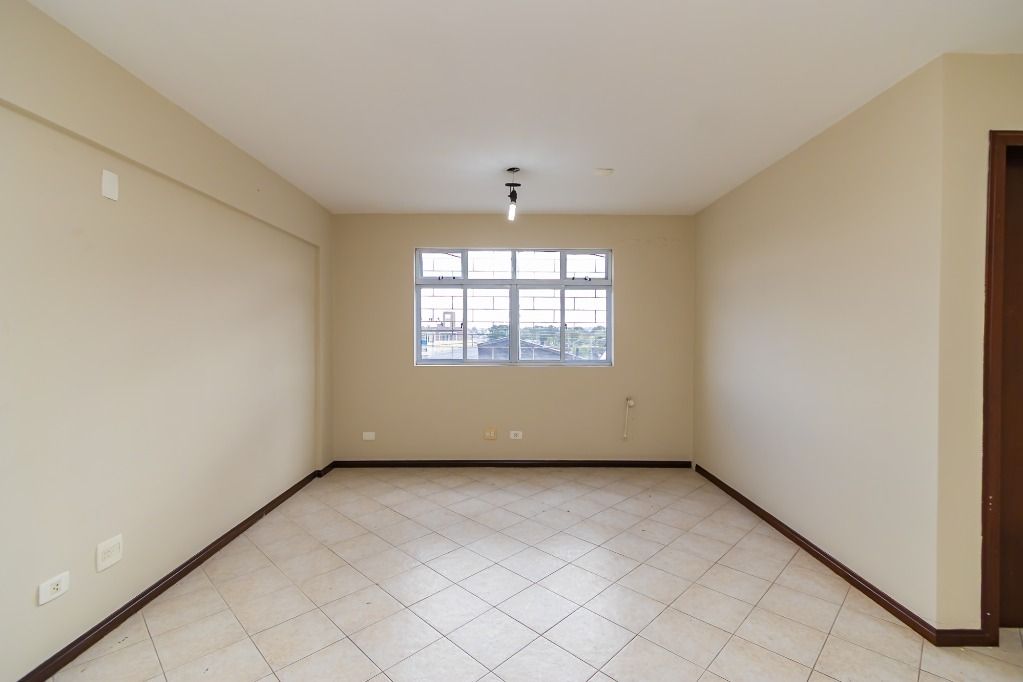Imóveis Comerciais para locacao no Cidade Industrial em Curitiba com 22m² por R$ 600,00