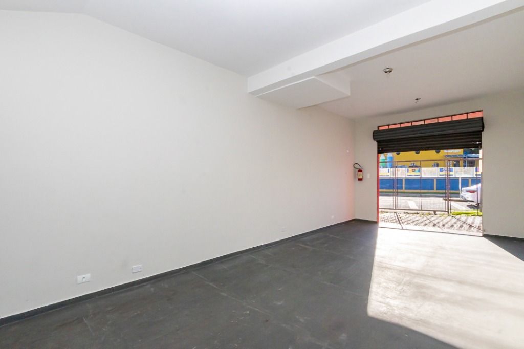 Loja para locacao no Xaxim em Curitiba com 30,00m² por R$ 1.600,00