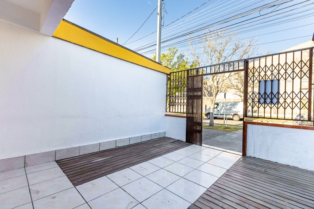 Loja para locacao no Jardim das Américas em Curitiba com 21,00m² por R$ 2.400,00