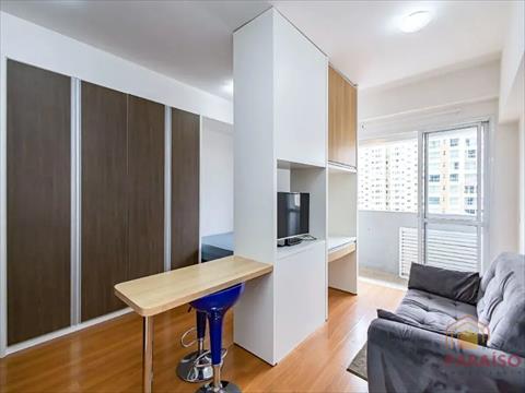 Studio para locacao no Centro em Curitiba com 32m² por R$ 2.150,00