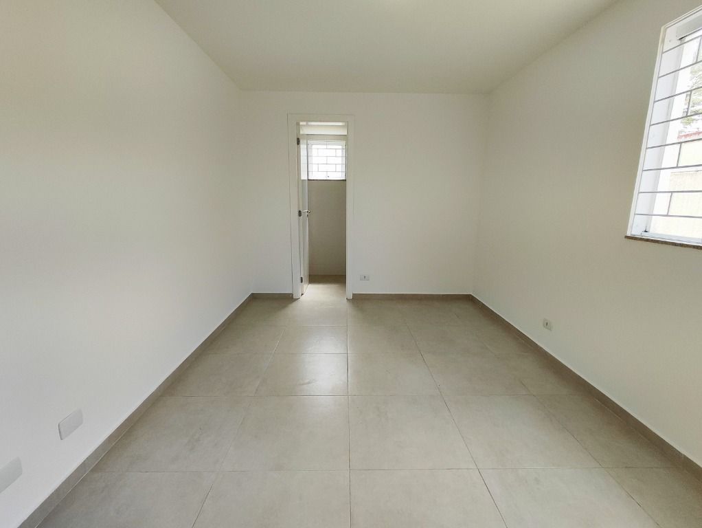 Kitinete para locacao no Bacacheri em Curitiba com 41,00m² por R$ 1.200,00
