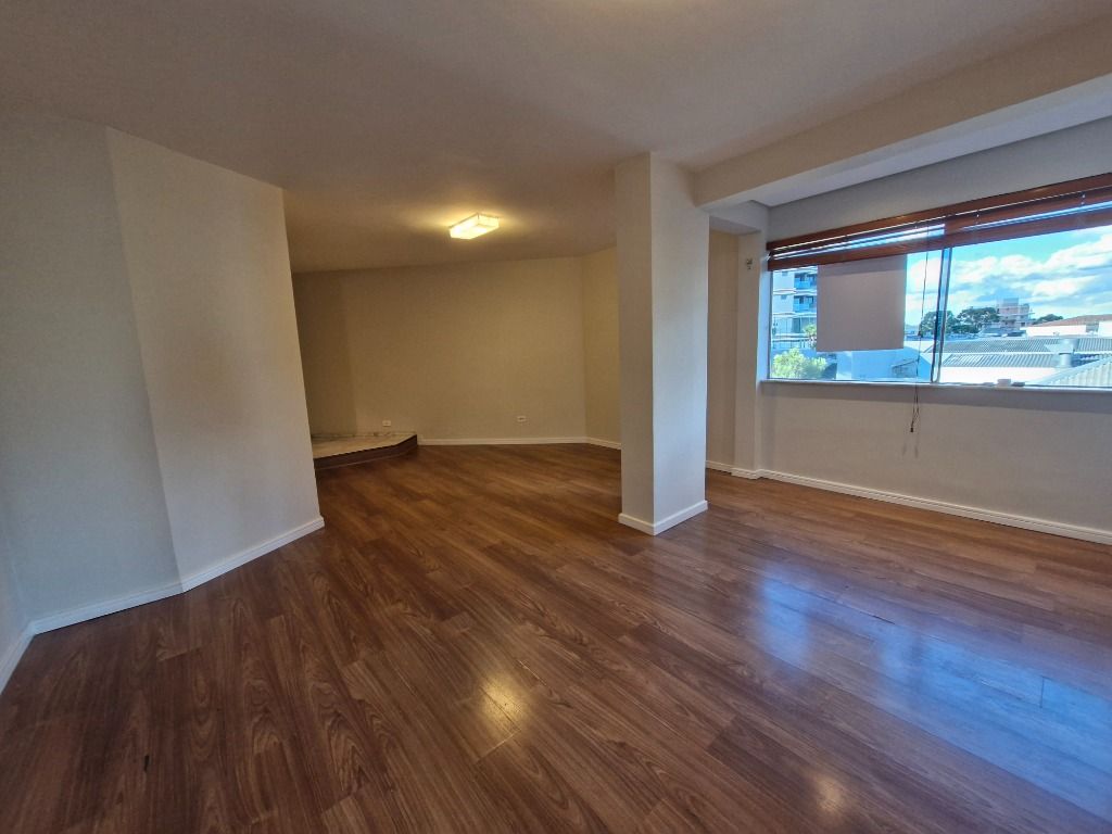 Apartamento para locacao no Juvevê em Curitiba com 185,00m² por R$ 2.700,00