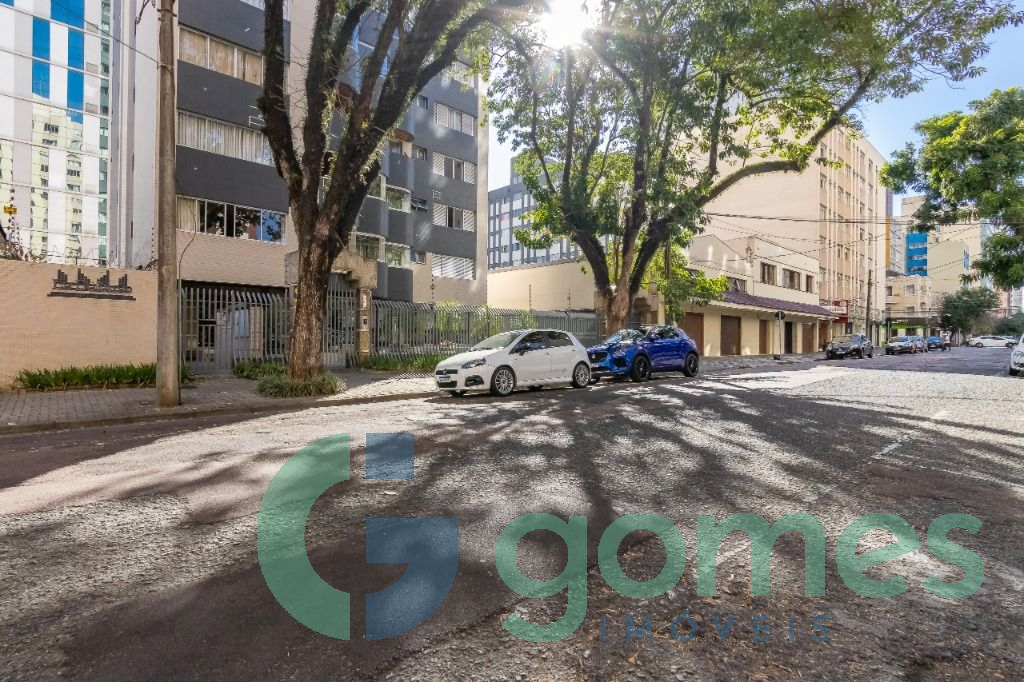 Apartamento para locacao no Centro em Curitiba com 361,00m² por R$ 5.500,00