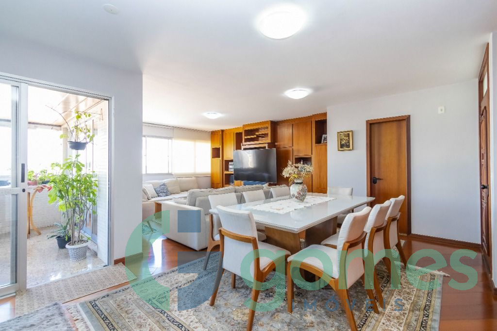 Apartamento para locacao no Centro em Curitiba com 361,00m² por R$ 5.500,00