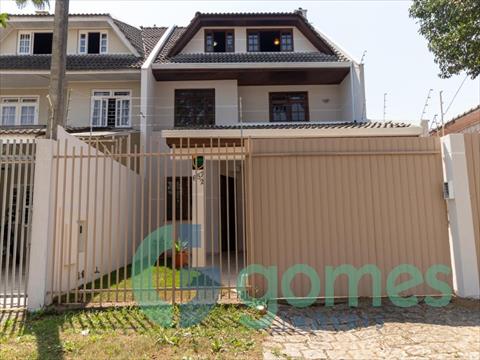Sobrado para venda no Capão da Imbuia em Curitiba com 212m² por R$ 950.000,00