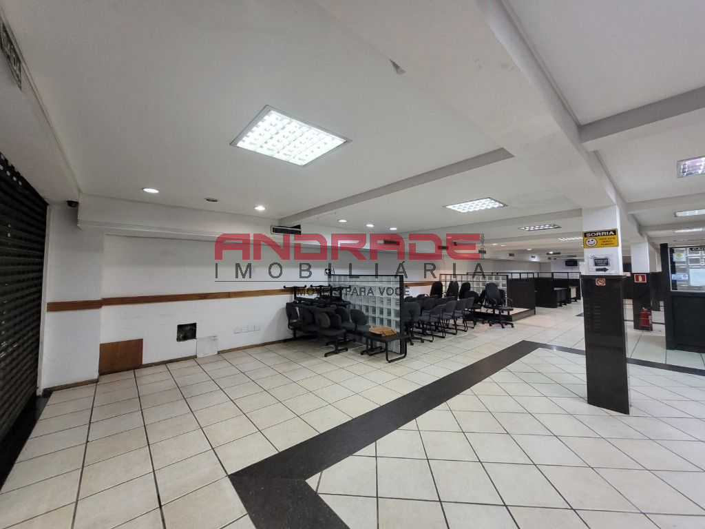 Loja para locacao no Centro em Curitiba com 419,00m² por R$ 12.000,00
