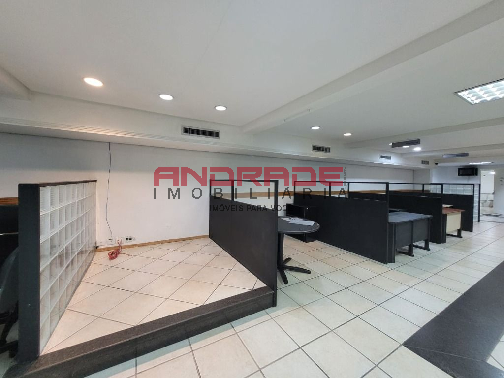 Loja para locacao no Centro em Curitiba com 142,00m² por R$ 6.000,00